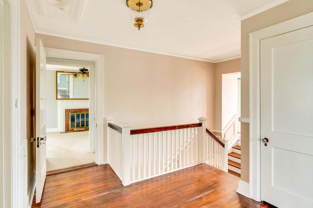 212 S Crest Road, Chattanooga, TN 37404