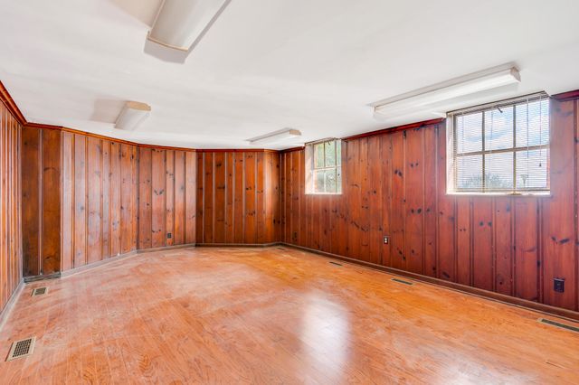 212 S Crest Road, Chattanooga, TN 37404