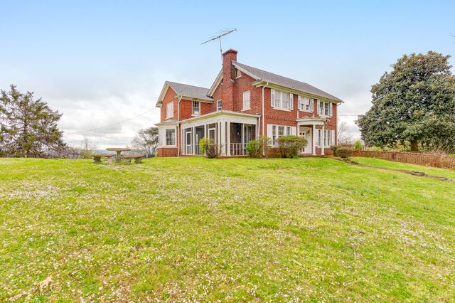 212 S Crest Road, Chattanooga, TN 37404