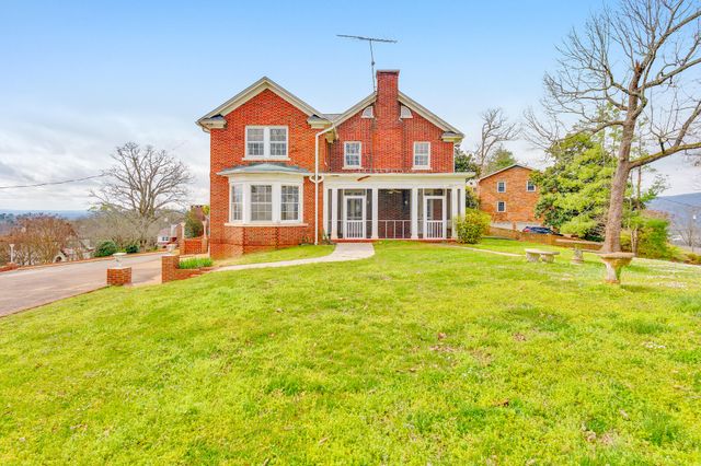 212 S Crest Road, Chattanooga, TN 37404