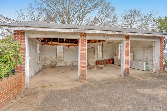 212 S Crest Road, Chattanooga, TN 37404