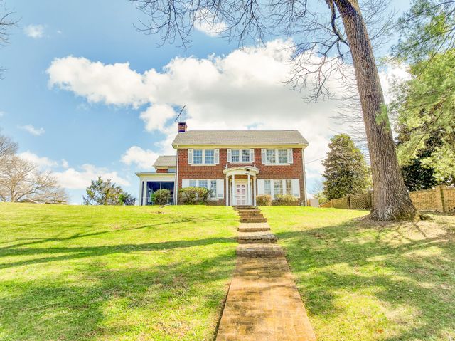 212 S Crest Road, Chattanooga, TN 37404
