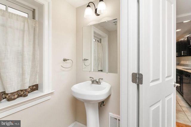 1811 FLEET ST, Baltimore, MD 21231