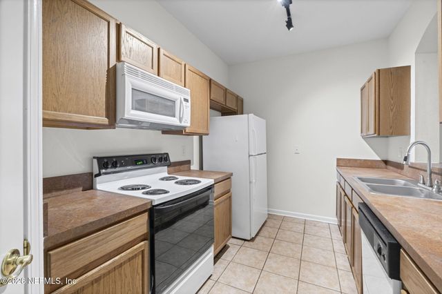 10550 BAYMEADOWS Road 601, Jacksonville, FL 32256