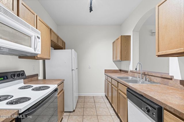 10550 BAYMEADOWS Road 601, Jacksonville, FL 32256