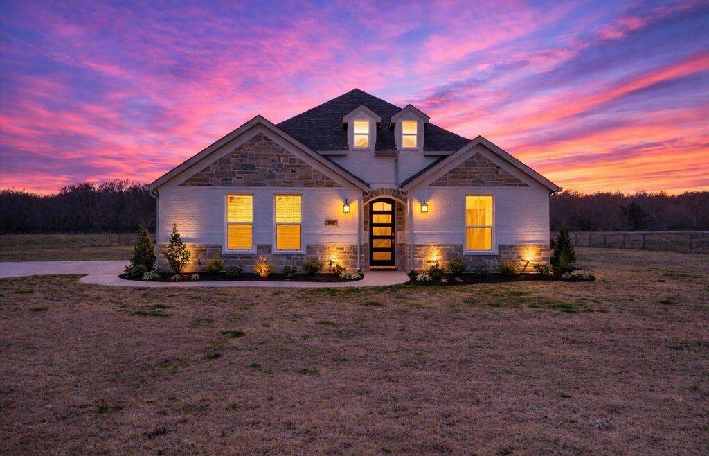 2061 S Sky Meadows Drive, Caddo Mills, TX 75135