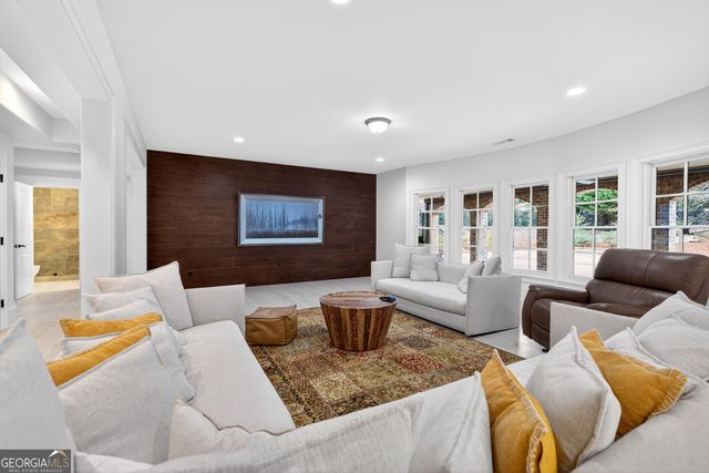1820 Turnberry Avenue, Suwanee, GA 30024