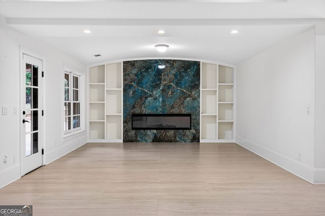 1820 Turnberry Avenue, Suwanee, GA 30024