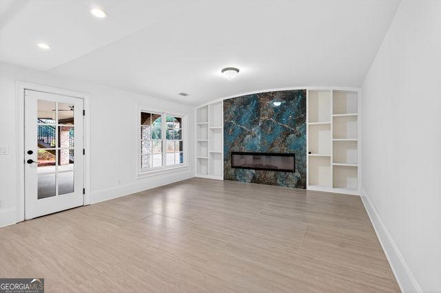 1820 Turnberry Avenue, Suwanee, GA 30024