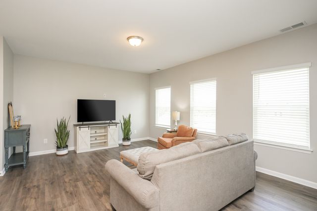 80 Lightwood Dr, Antioch, TN 37013