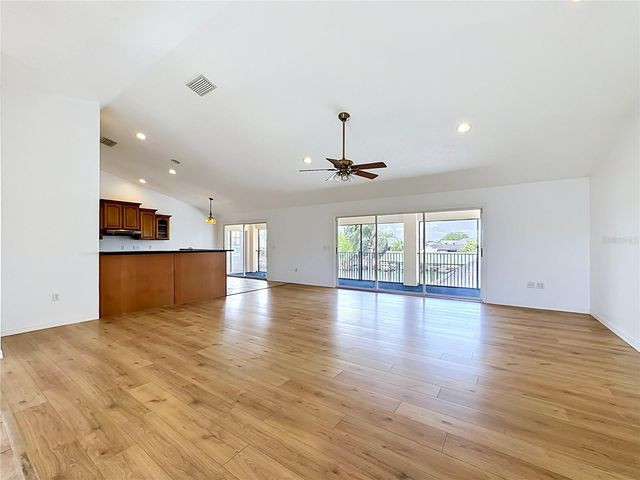 624 KINGSTON COURT, Apollo Beach, FL 33572