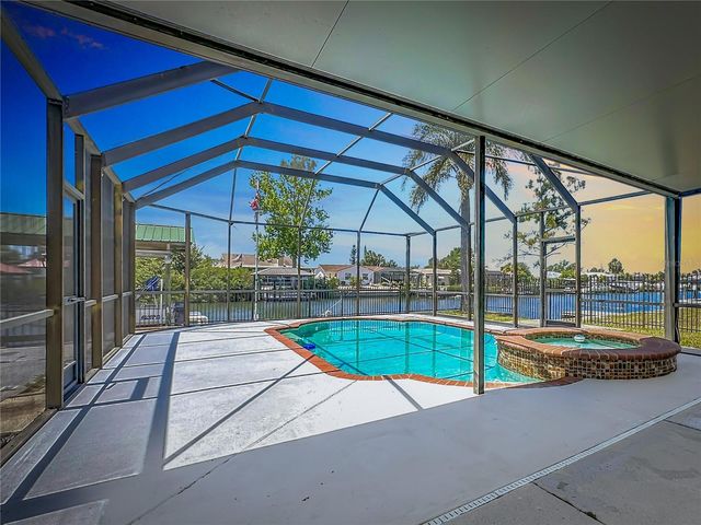 624 KINGSTON COURT, Apollo Beach, FL 33572