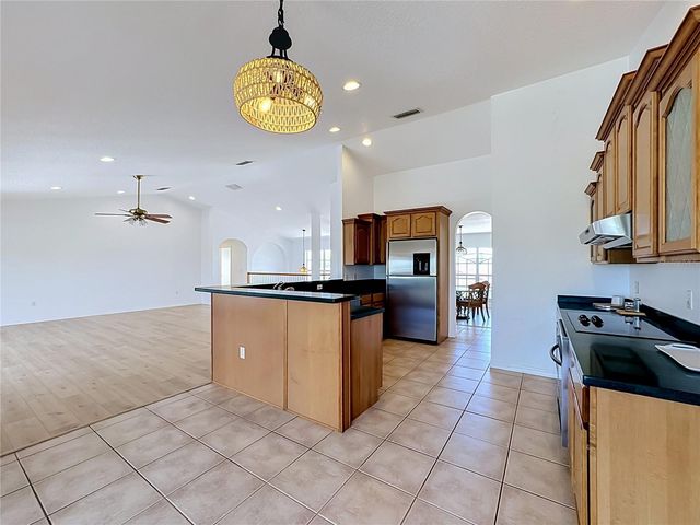 624 KINGSTON COURT, Apollo Beach, FL 33572