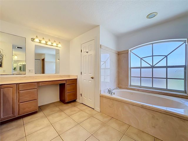 624 KINGSTON COURT, Apollo Beach, FL 33572