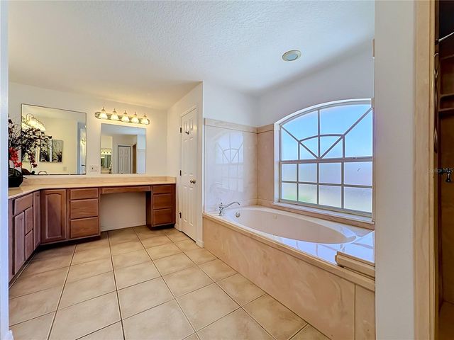 624 KINGSTON COURT, Apollo Beach, FL 33572