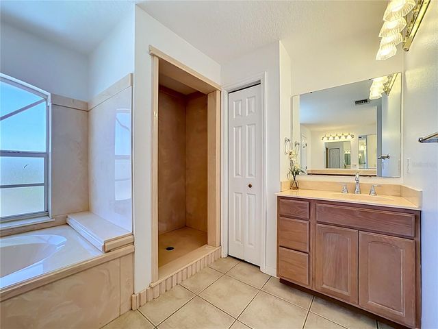 624 KINGSTON COURT, Apollo Beach, FL 33572