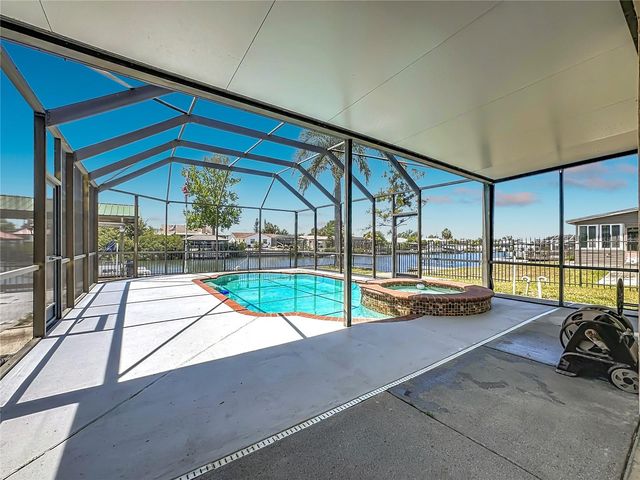 624 KINGSTON COURT, Apollo Beach, FL 33572