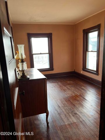 1643 Rugby Road, Schenectady, NY 12309