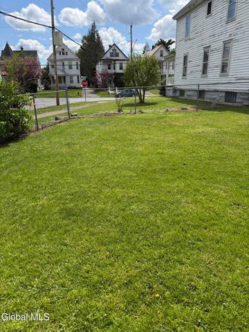 1643 Rugby Road, Schenectady, NY 12309