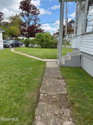 1643 Rugby Road, Schenectady, NY 12309