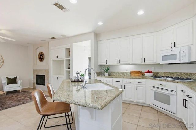 5423 Foxtail Loop, Carlsbad, CA 92010