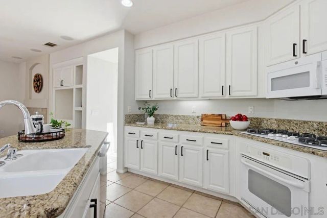 5423 Foxtail Loop, Carlsbad, CA 92010