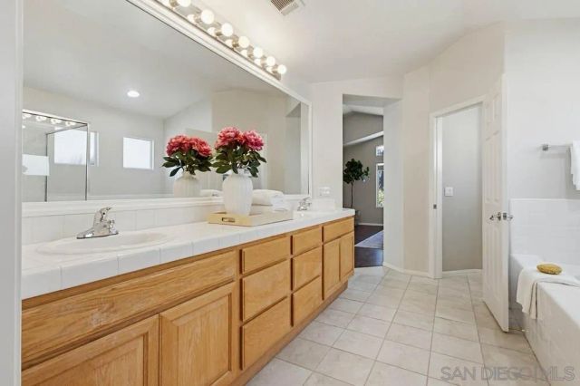 5423 Foxtail Loop, Carlsbad, CA 92010