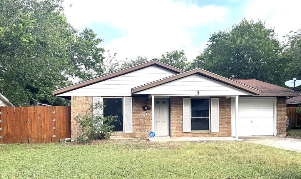 1407 Pendergrass ST, Lockhart, TX 78644