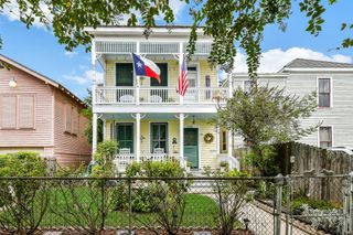 4506 Avenue K, Galveston, TX 77551