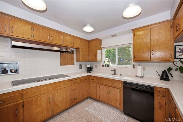 28764 Live Oak Road, Highland, CA 92346