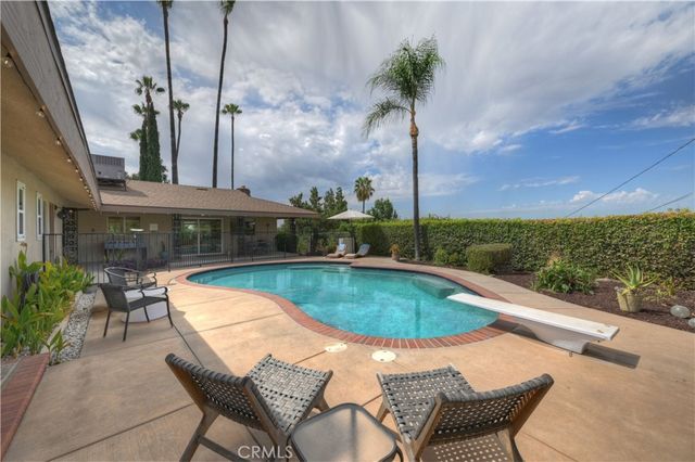 28764 Live Oak Road, Highland, CA 92346