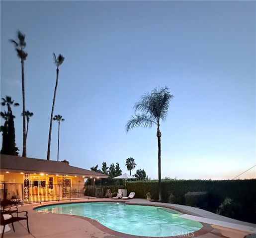 28764 Live Oak Road, Highland, CA 92346