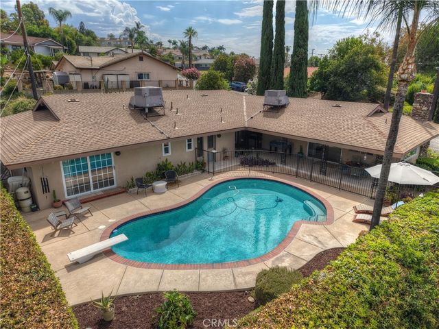 28764 Live Oak Road, Highland, CA 92346