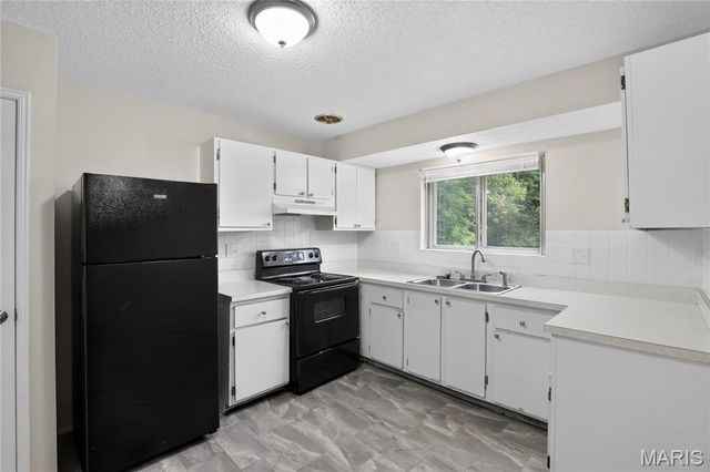 6220 Pennyrich Court, Florissant, MO 63033