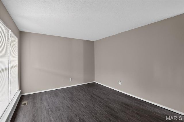 6220 Pennyrich Court, Florissant, MO 63033