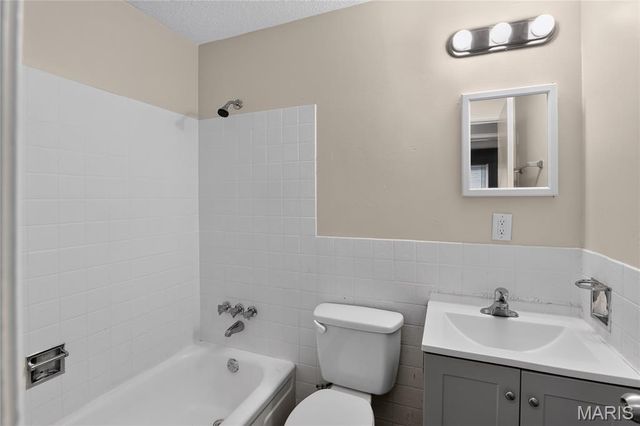 6220 Pennyrich Court, Florissant, MO 63033