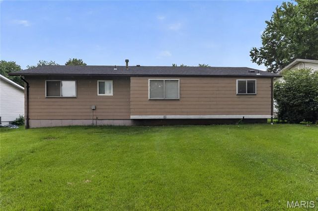 6220 Pennyrich Court, Florissant, MO 63033