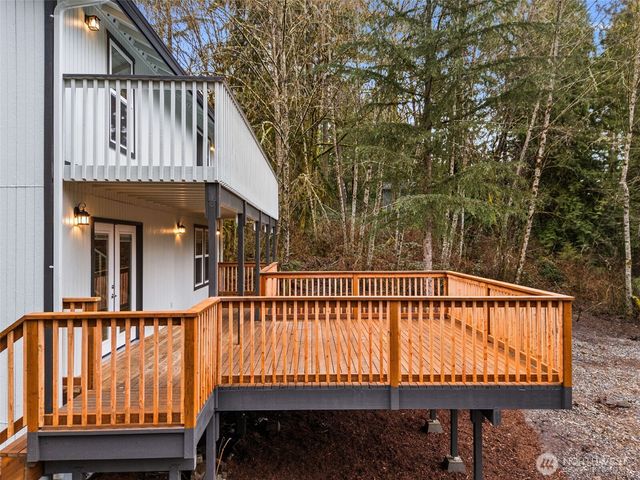 7605 NE Hidden Cove Rd, Bainbridge Island, WA 98110