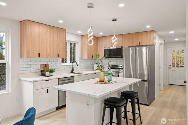 7605 NE Hidden Cove Rd, Bainbridge Island, WA 98110