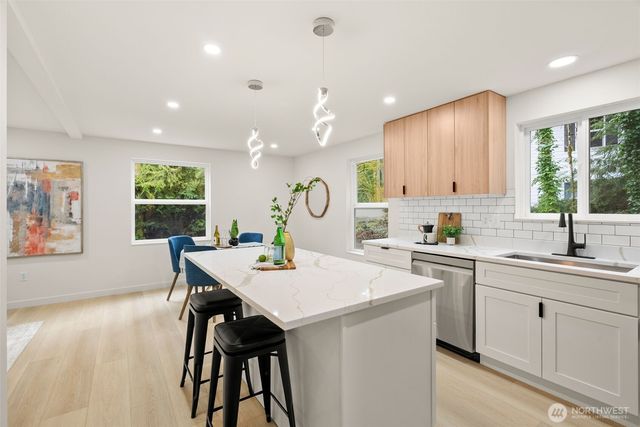 7605 NE Hidden Cove Rd, Bainbridge Island, WA 98110