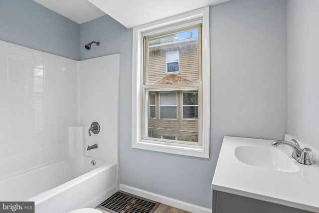40 E COLUMBIA RD, Enola, PA 17025