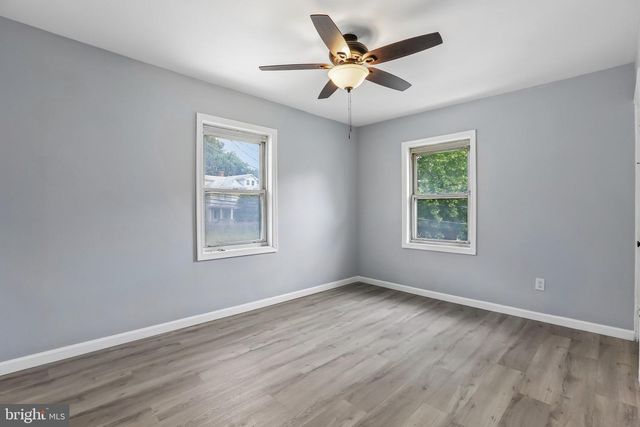 40 E COLUMBIA RD, Enola, PA 17025