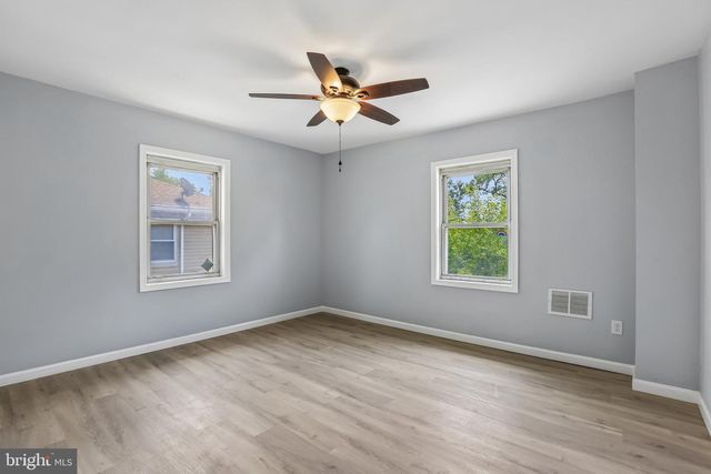 40 E COLUMBIA RD, Enola, PA 17025