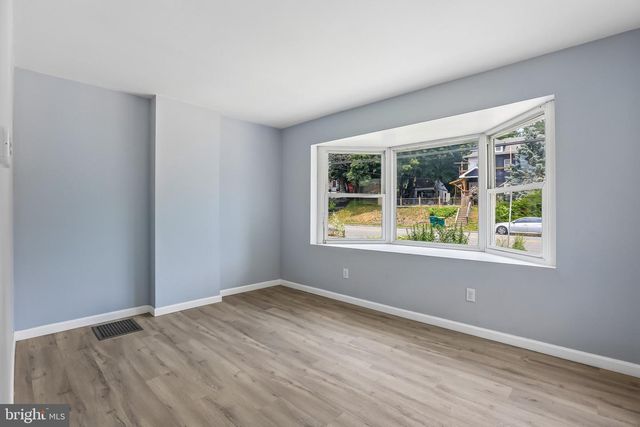 40 E COLUMBIA RD, Enola, PA 17025