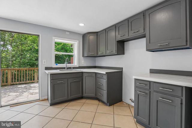 40 E COLUMBIA RD, Enola, PA 17025