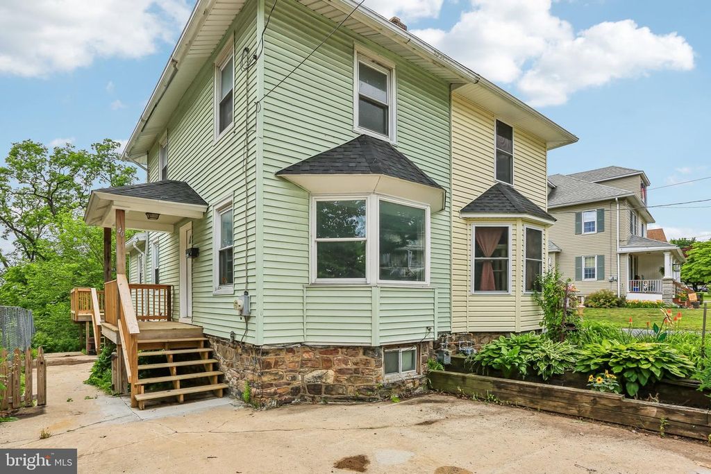 40 E COLUMBIA RD, Enola, PA 17025