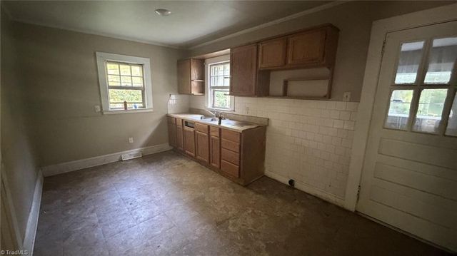 1229 Roberts Lane, High Point, NC 27260