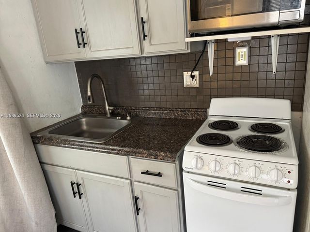 1101 NE 14th Avenue 1, Fort Lauderdale, FL 33304