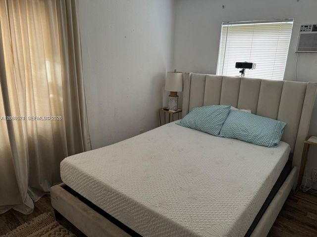 1101 NE 14th Avenue 1, Fort Lauderdale, FL 33304