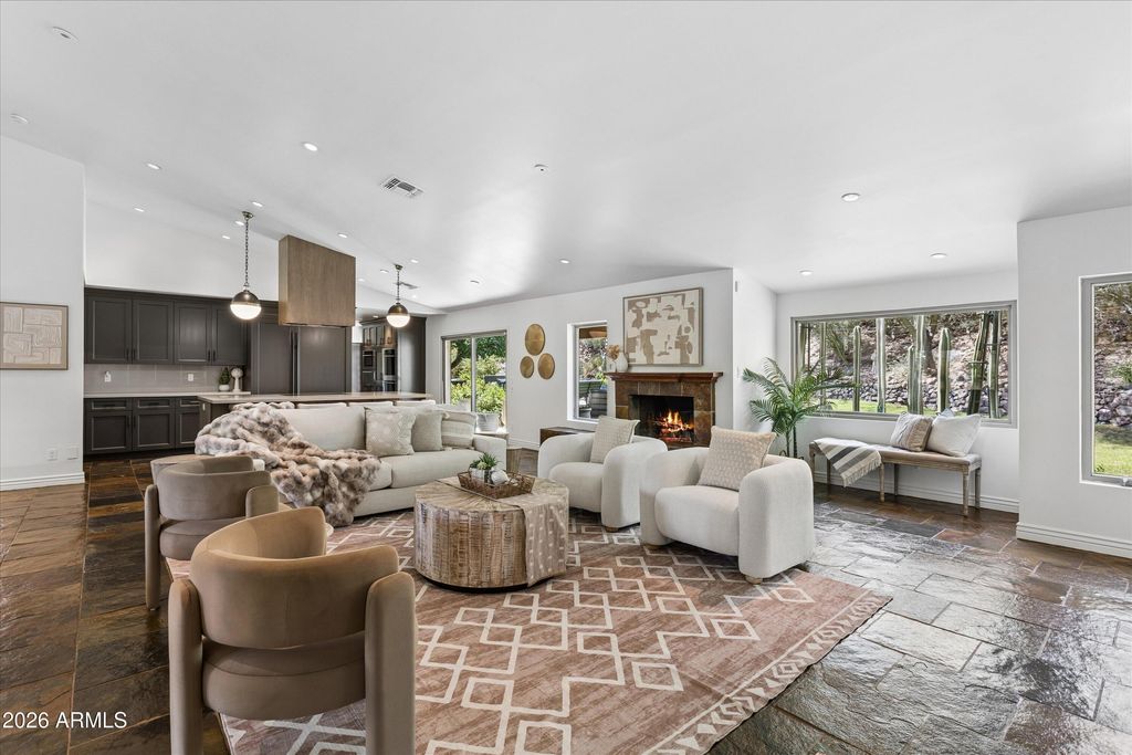 14018 N CORAL GABLES Drive, Phoenix, AZ 85023 — exterior